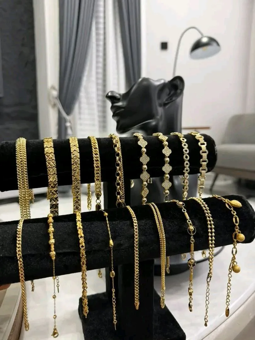 D luxury — shop logo