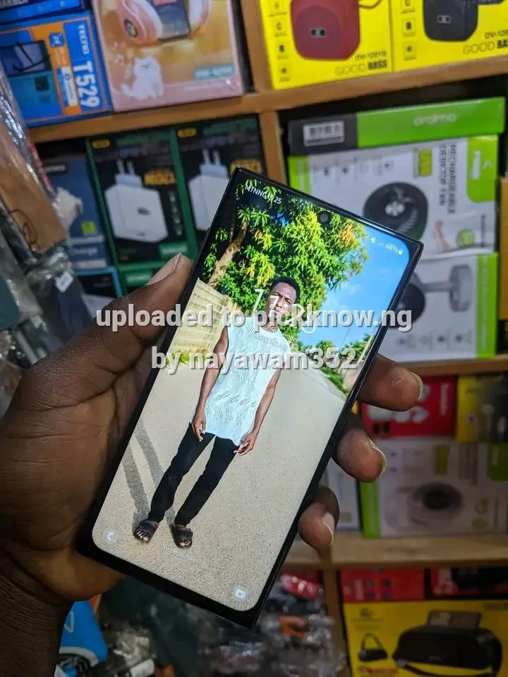 Nayawa Yusuf — shop cover photo